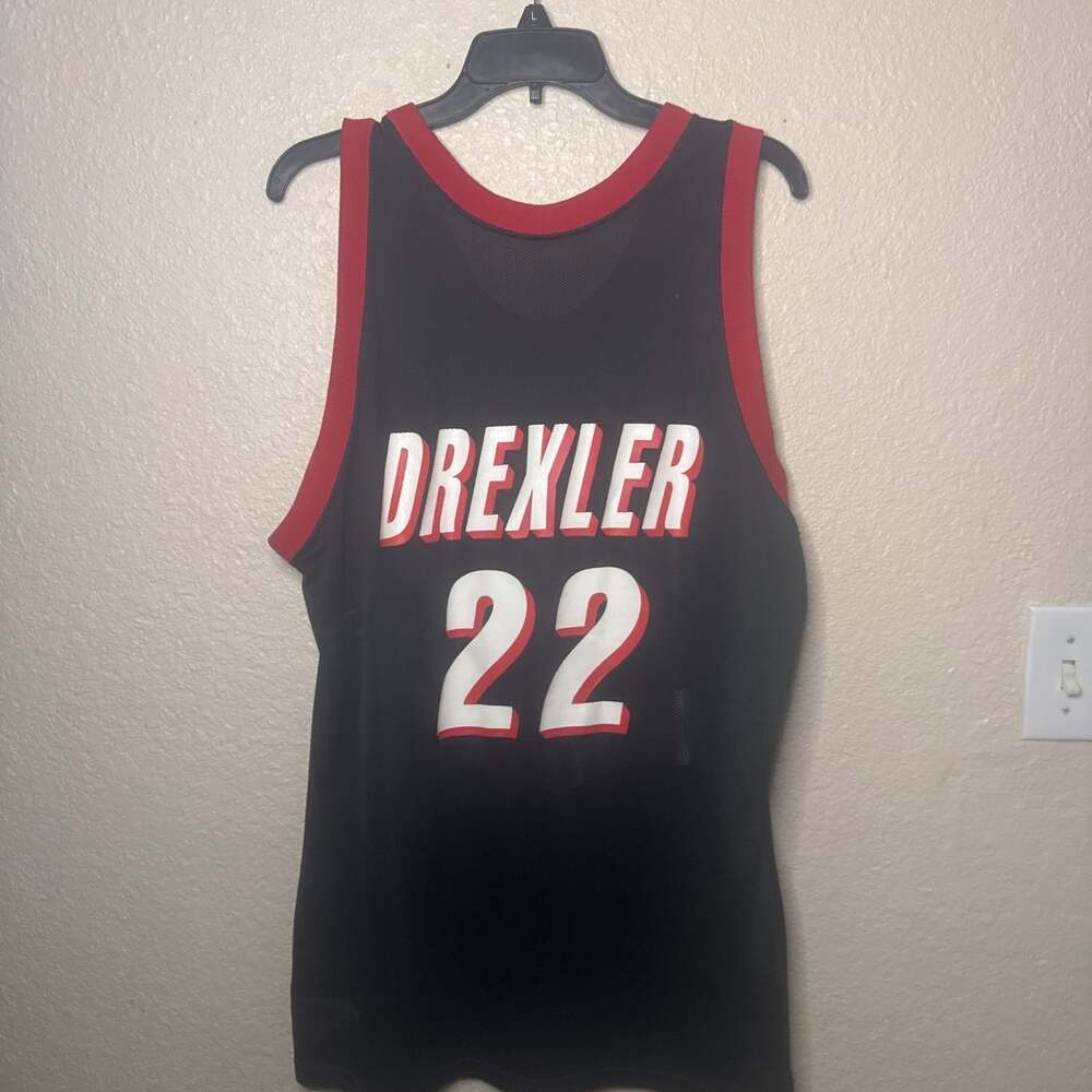 Vintage NBA Portland Trail Blazers Clyde Drexler CHAMPION Jersey. Size Large - Picture 2 of 5